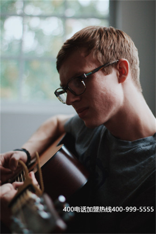 (安裝400電話需要多少錢)(400電話免費(fèi)安裝)